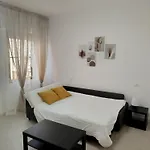 Appartamento Con 2 Camere, Parcheggio E Terrazza
