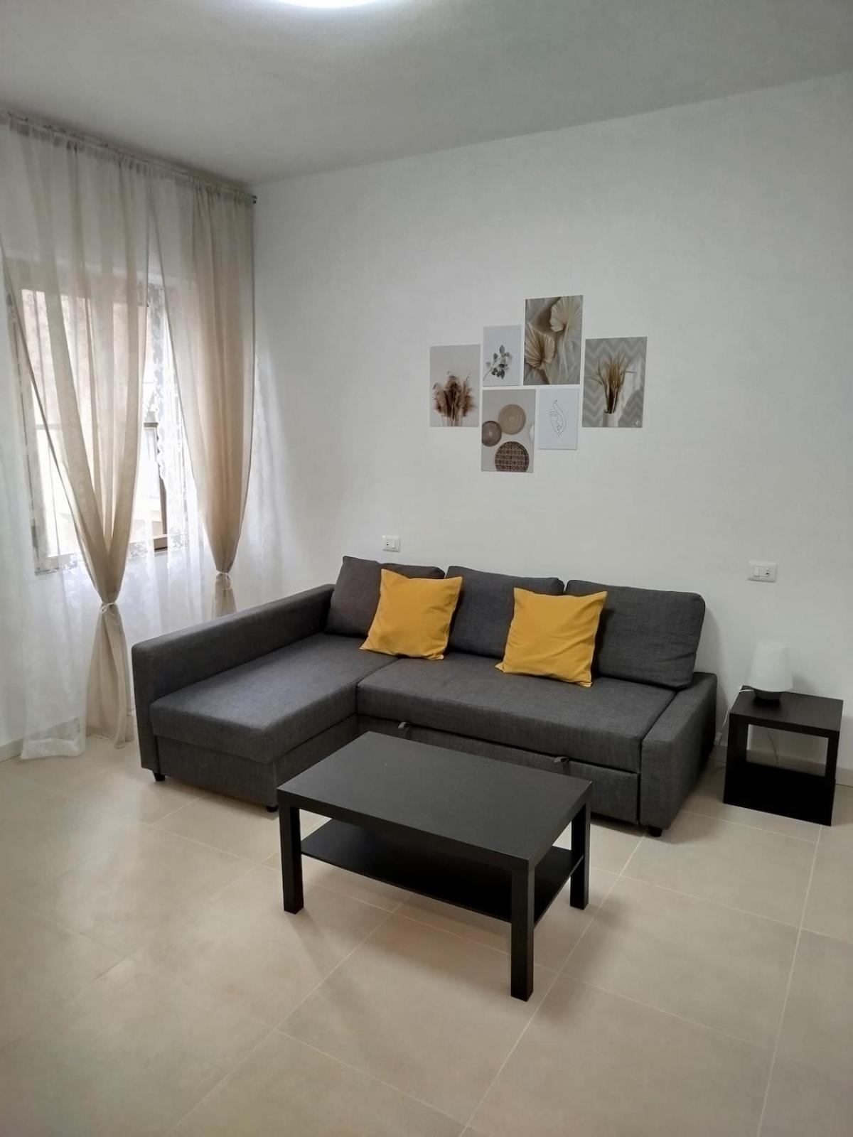 Con 2 Camere, Parcheggio E Terrazza Pise