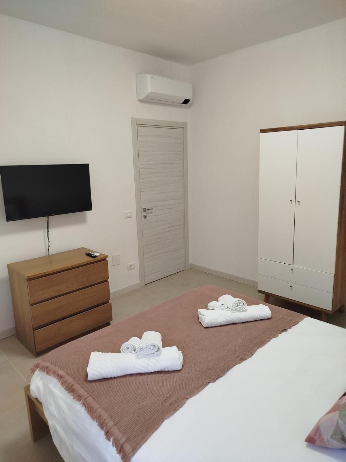 Appartement Con 2 Camere, Parcheggio E Terrazza *